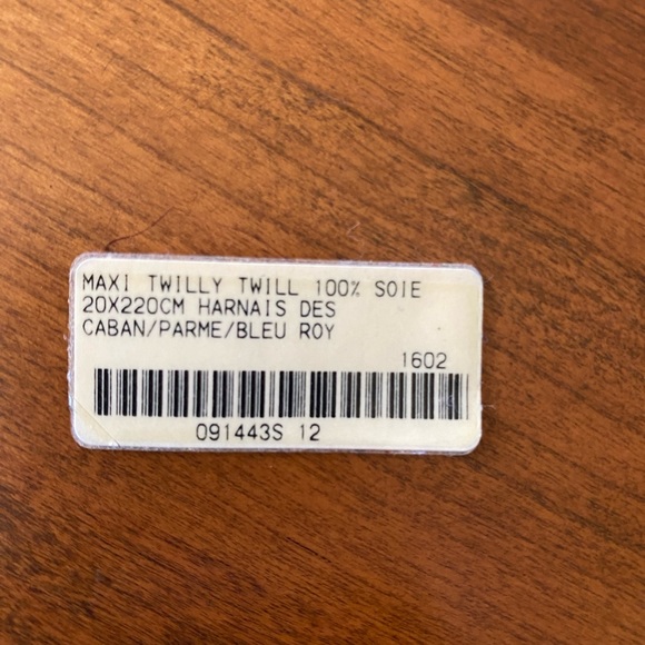 RARE and EXCLUSIVE HERMES Maxi-Twilly Scarf - Picture 11 of 16